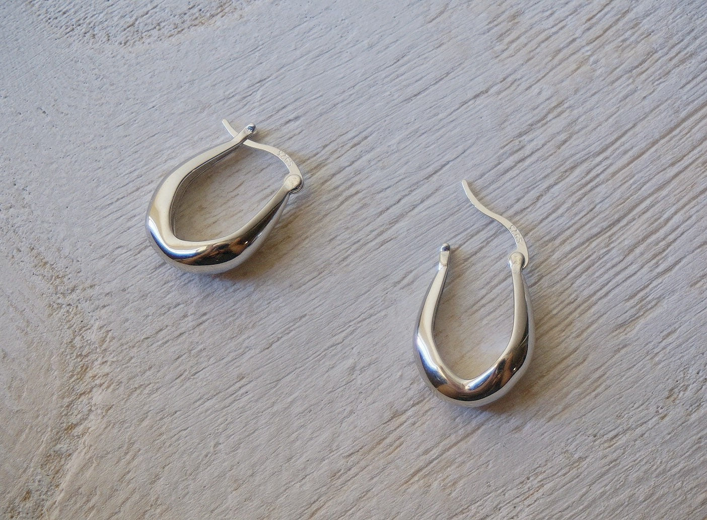 Sterling silver irregular oval Chunky hoop earrings/gold chunky hoops/thick hoop earrings/wide huggie hoop earrings