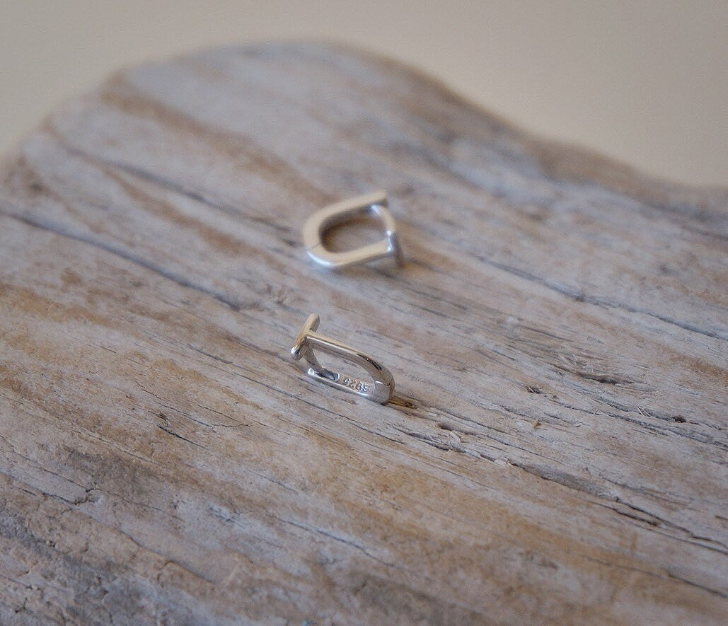 Sterling silver T shape huggies hoop earrings/bar hoop earrings/gold tiny hoop earrings/minimalist hoop earrings/