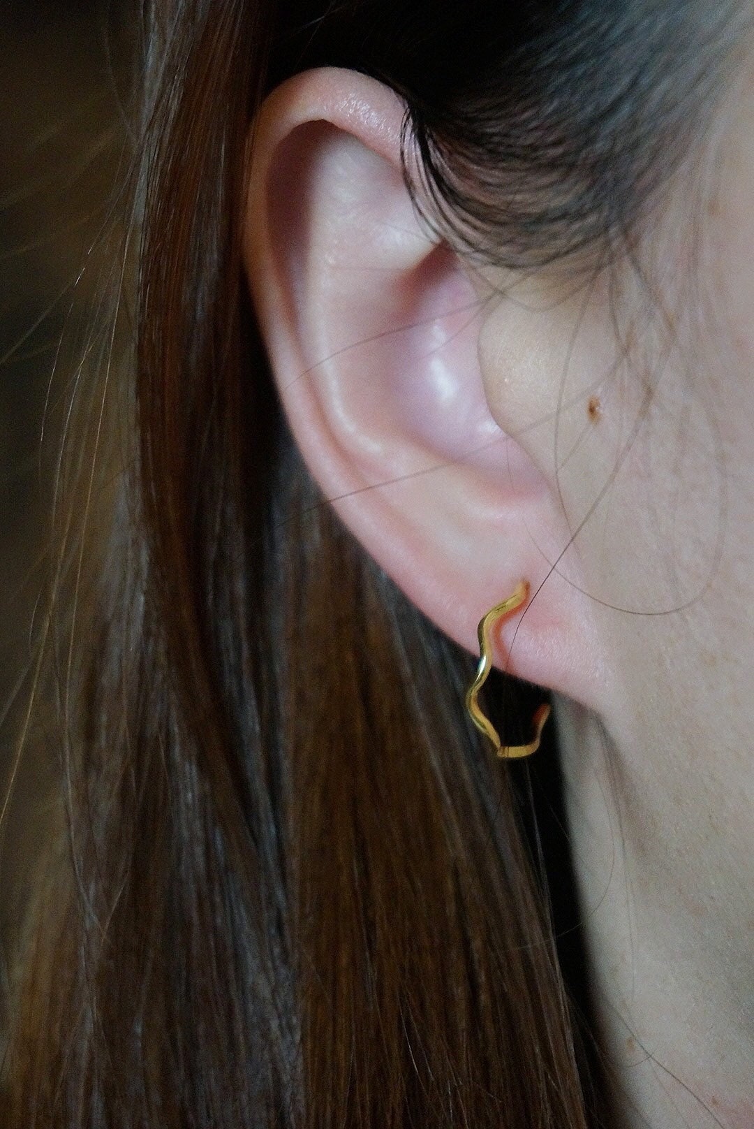 Sterling silver Wave Hoop Earrings/Silver Twisted Huggie Hoops/gold Wiggle Hoops/silver dainty wavy huggie hoop earrings/minimalist earring