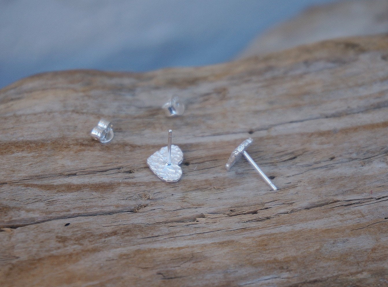 Sterling silver Heart stud earrings/heart earrings/stud earrings/love earrings