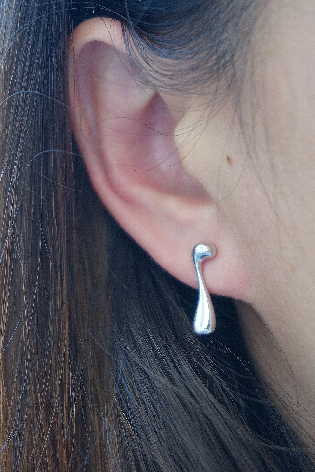 925 Sterling silver unique water droplet asymmetric stud earrings/elegant earrings