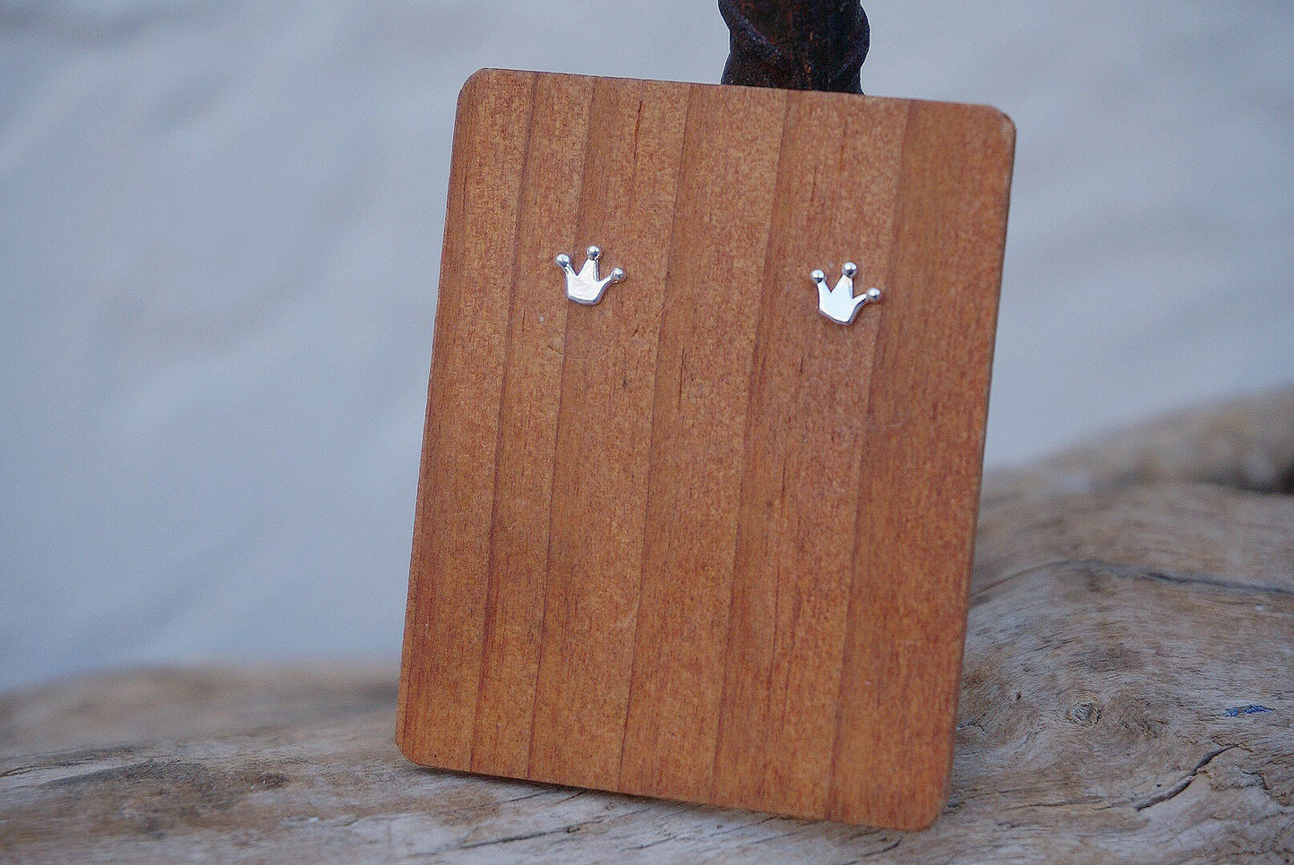 925 Sterling Silver Crown stud Earrings/tiny crown earrings