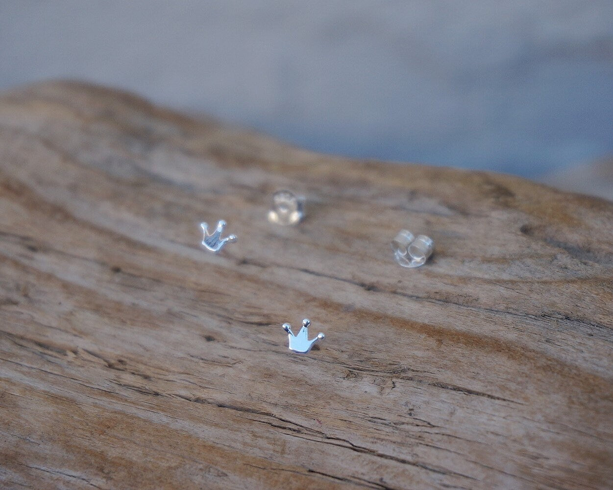 925 Sterling Silver Crown stud Earrings/tiny crown earrings