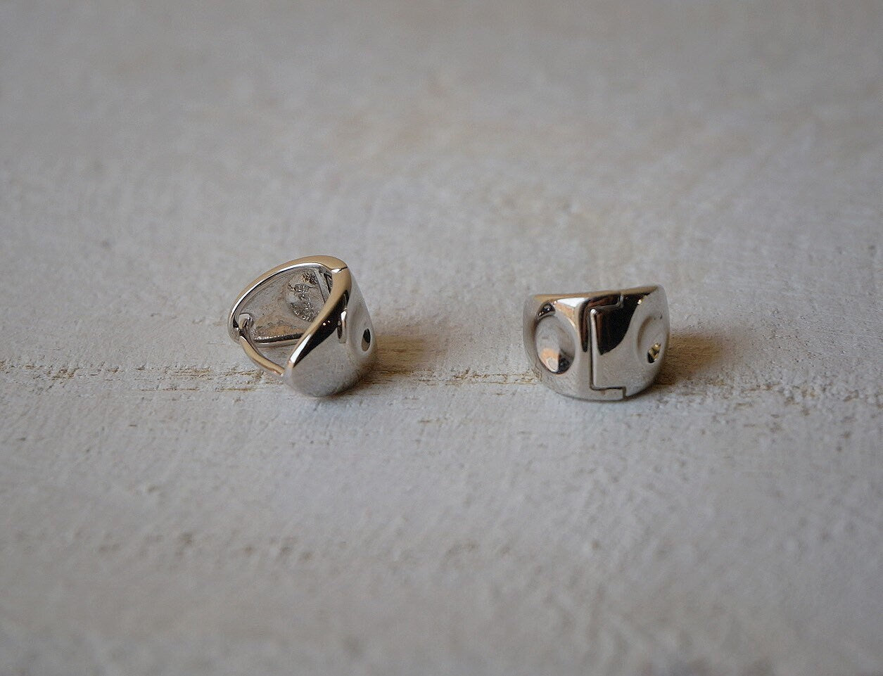 Sterling silver chunky Ear jacket/gold Geometric Earrings/Tiny Huggie Earrings/Minimalist Earrings/Gold Ear Jackets