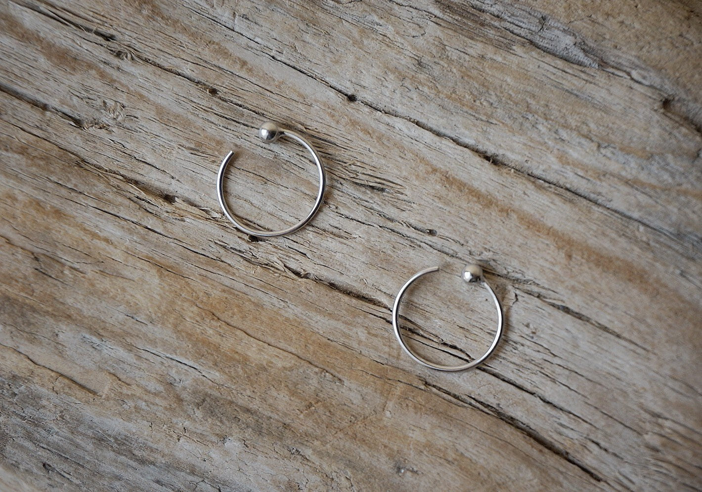 Sterling silver Tiny ball huggei Hoop Earring/Open Hoop Ear Hugger/dainty ball hoops/Reverse Hoop/minimalist Bead Hoop Threader Earrings