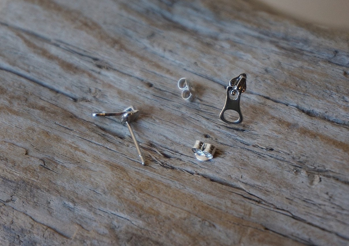Sterling silver Zipper stud earrings/Unique stud earrings/zipper pierced stud earrings/925silver zipper puller earrings